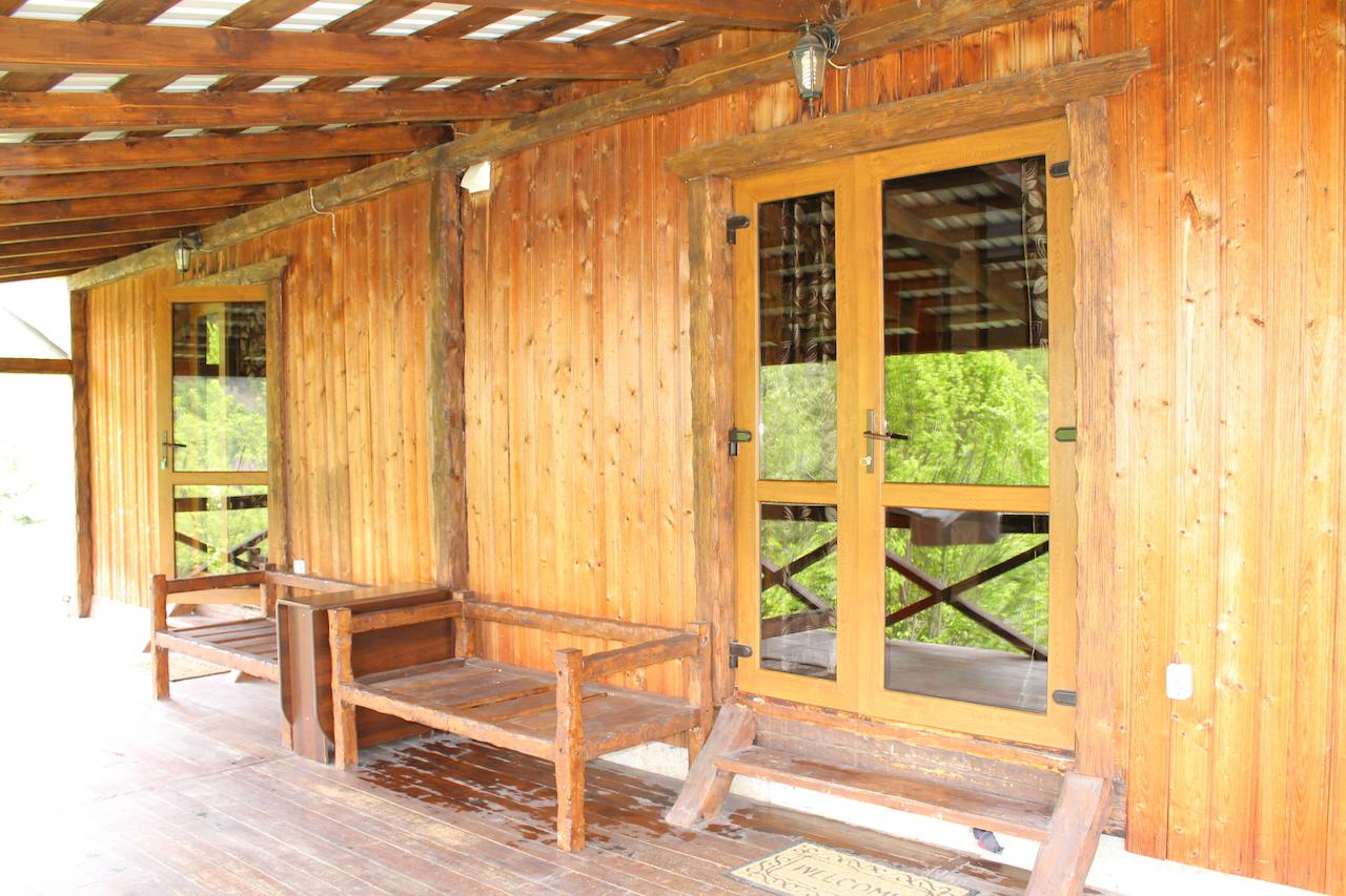 Садиба 'Гуцульська Пісня'