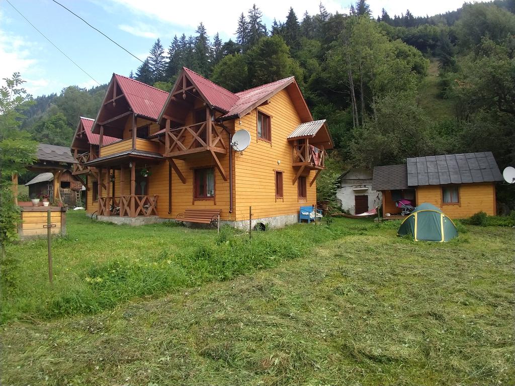 Садиба 'Гуцульський двір' Криворівня