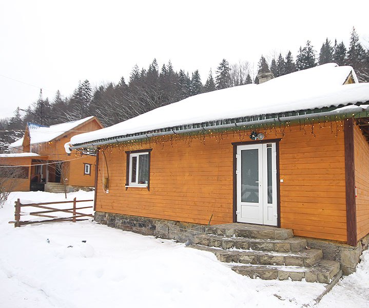 Садиба 'Між горами'