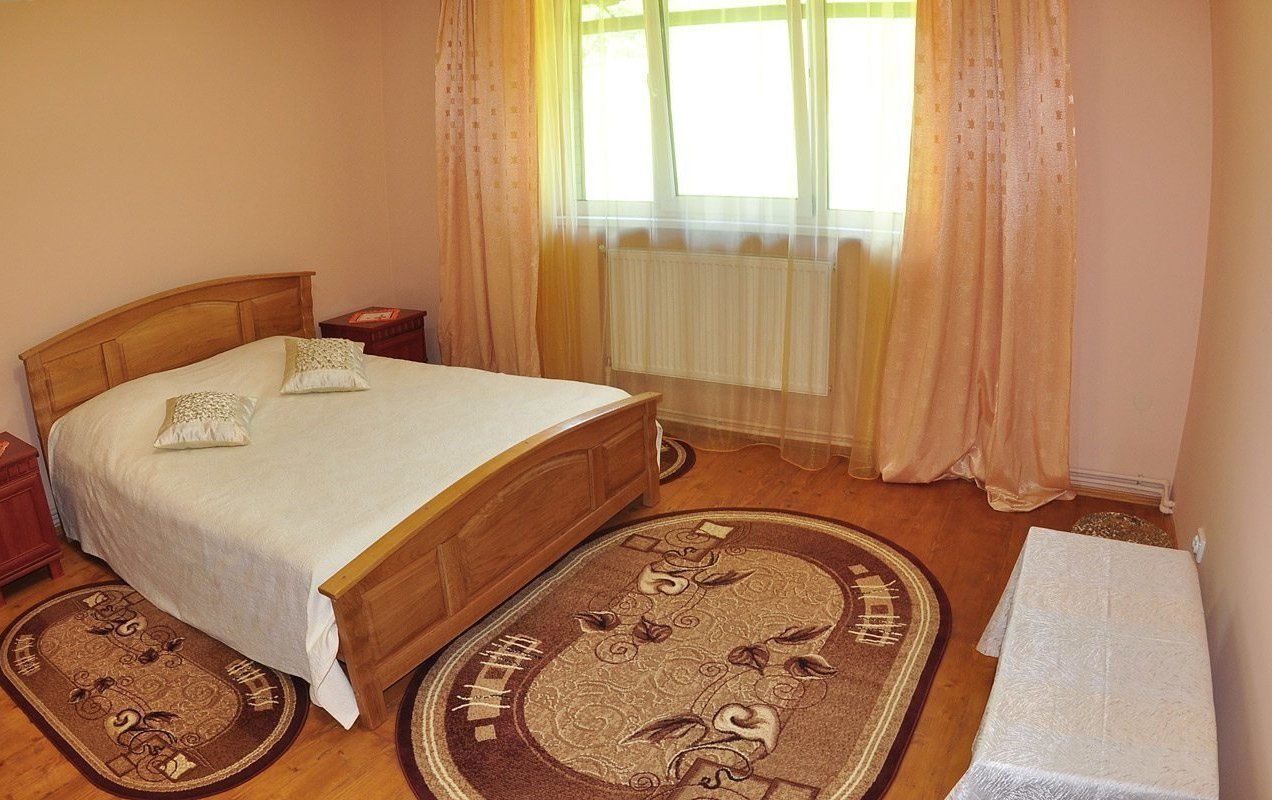 Садиба 'Модрина' в Яремче (приватний сектор)