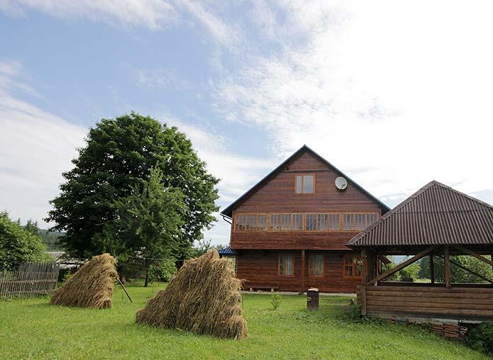 Садиба 'ПІД ЯВОРОМ' Ворохта (Десятий кілометр)