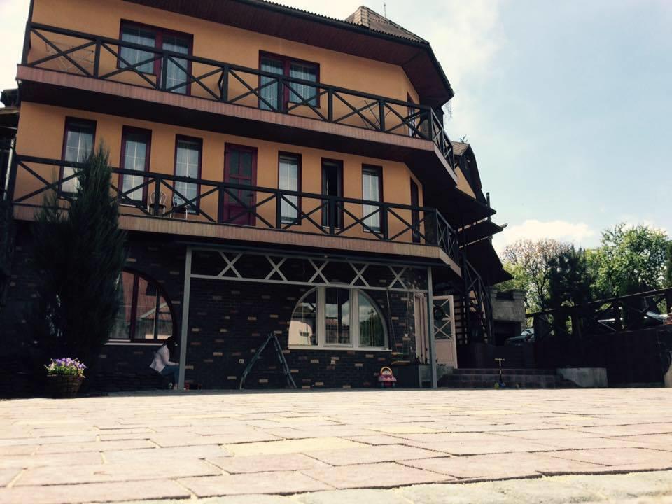 Садиба 'Полянський замок' Поляна