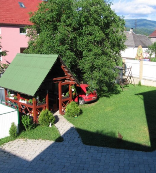 Садиба 'У Надії' в селі Карпати