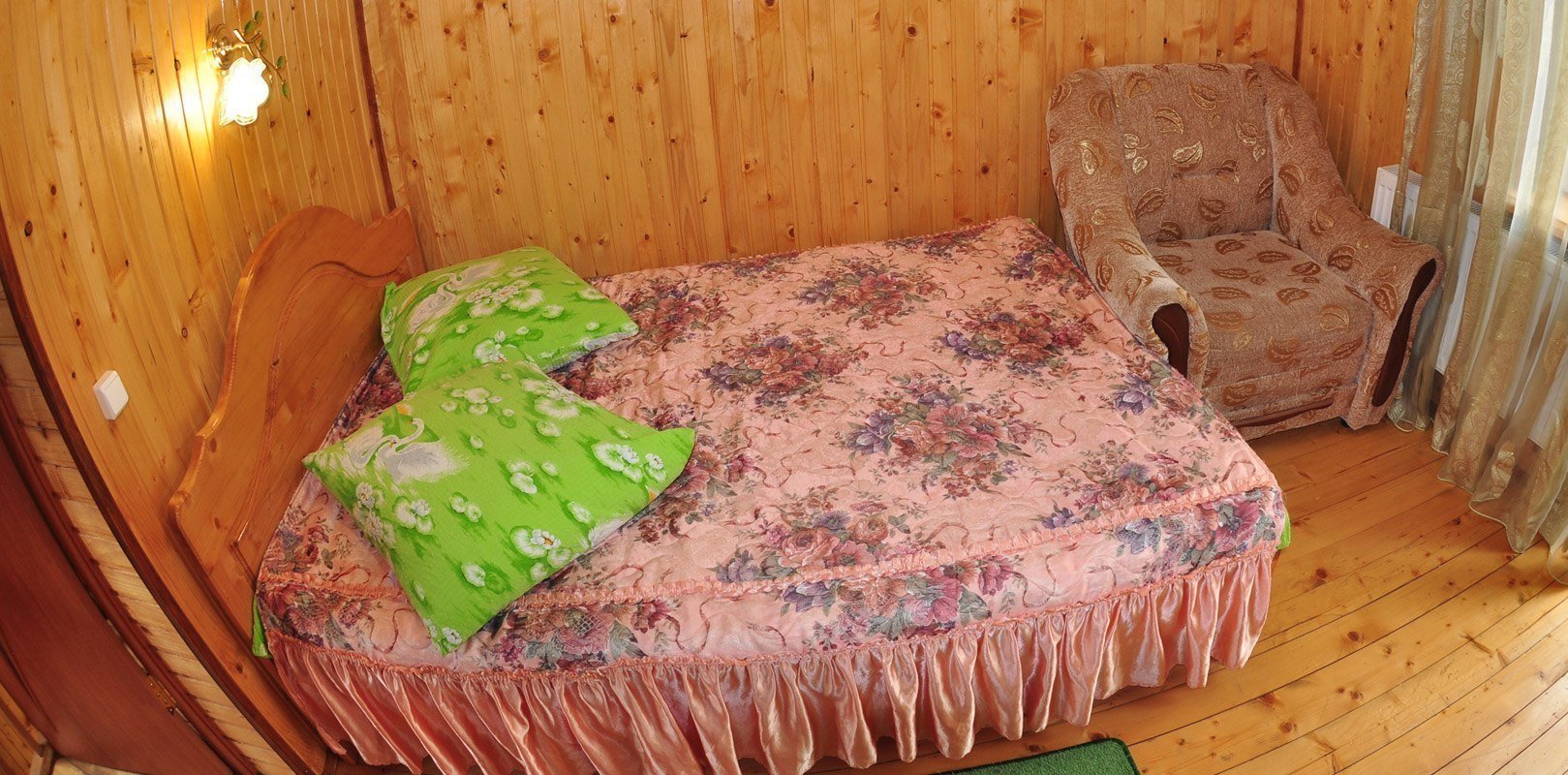 Садиба 'Ясень' Микуличин (біля річки)