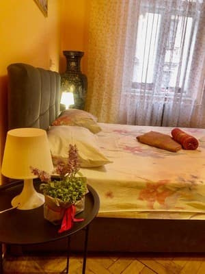 2 кімнатна, біля Палацу Потоцьких