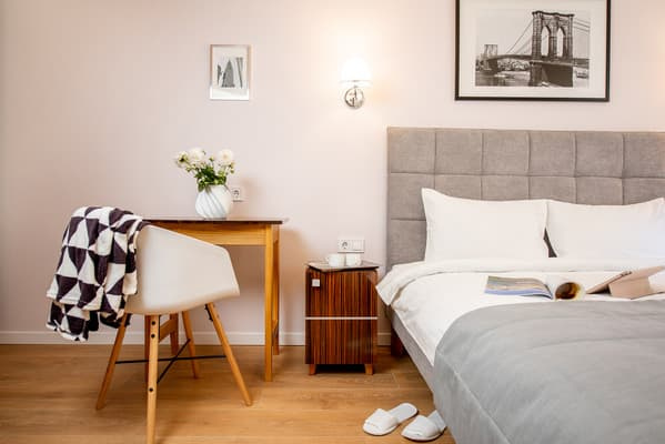 Art Deco Central Rooms