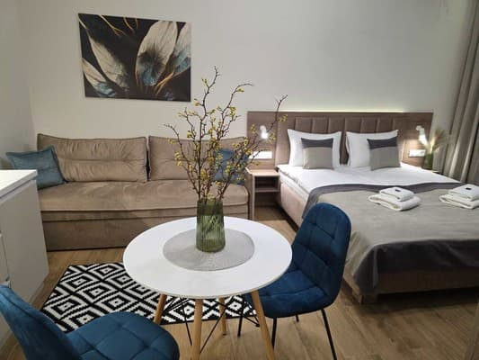 DeMar Apart Vakarchuka