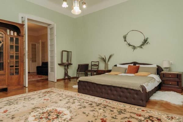 Двокімнатна на Турецькій 18