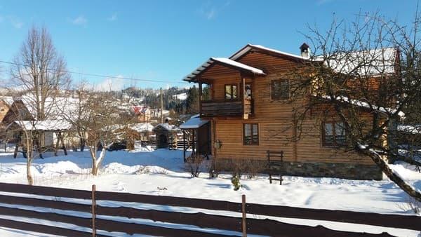 Гостинна Хата