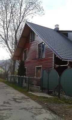 Хата в Карпатах 