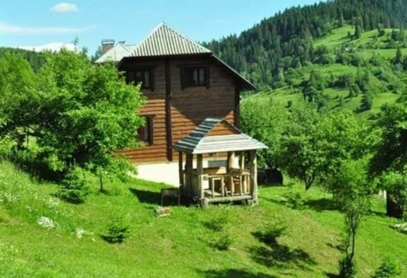 Хатка в горах