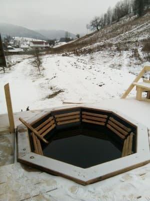 На березі річки