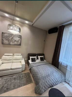 на вул. Площа Григоренка 4/16-1