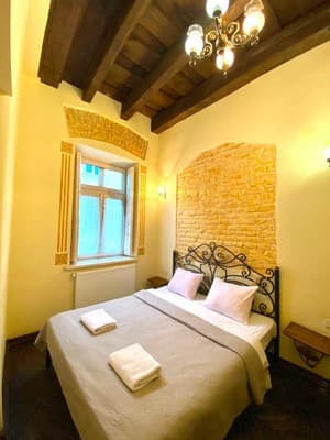 Oberig біля Галицького ринку, вул. Валова 21