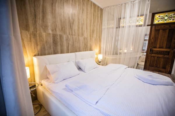 Oberig Староєврейська 15