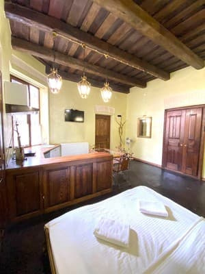 Oberig в центрі біля Ратуші, на Площі Ринок 39