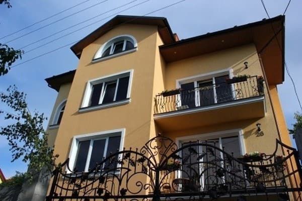 Приватний будинок