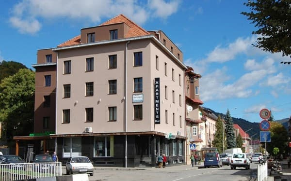 Rakhiv Hotel & Apartments