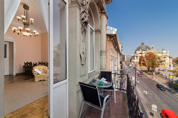 Svobody Ave Apartment	