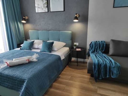 Зелена в новобудові, велика