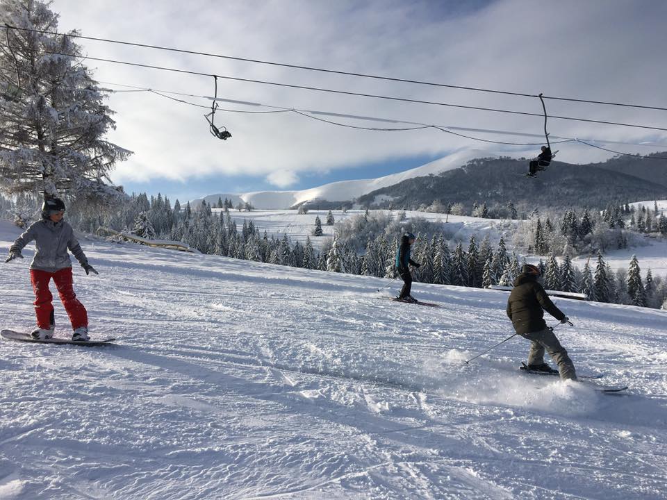 Гірськолижні витяги і траси еко-курорту 'Ізки'