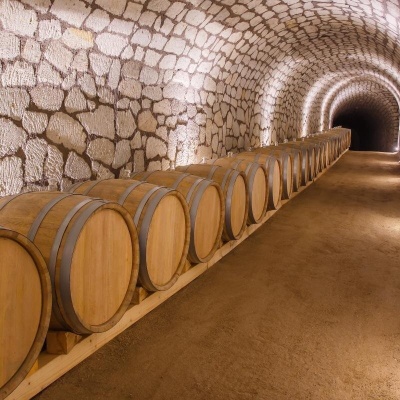 Chateau Grand Bari, Veľká Bara: Tokaj tuff cellars and tastings