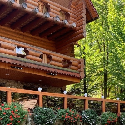 Kołyba „Nad Potokiem”, Polana