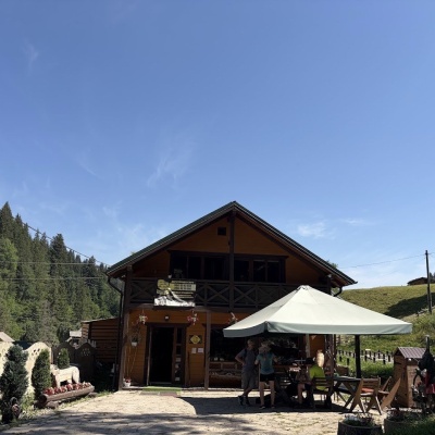 Kopalnia Bryndzy cheese shop and tasting, Verkhovyna