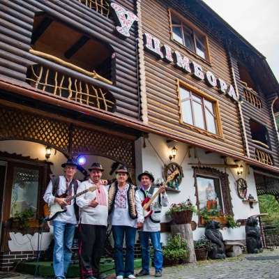 Hotel 'U Tsimbora' Lumshory