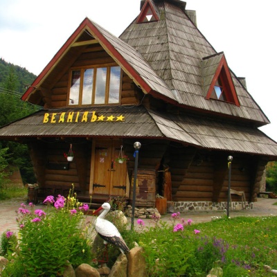 Hotel 'Vedmid' Mykulychyn