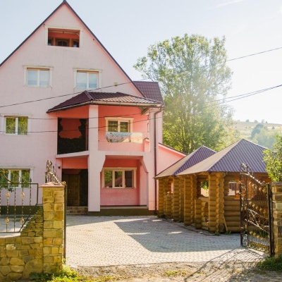 Homestead 'Beskid' in the village of Nyzhniy Studenyi