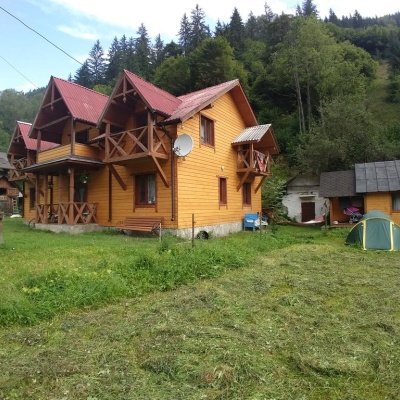 Homestead 'Hutsulskyi Dvir' Mykulychyn