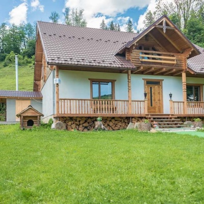 Homestead 'Pid Yasenem' Verkhovyna