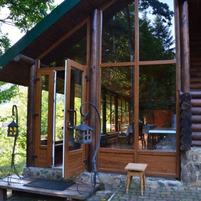 Chalet 'Mlyn' Myhove (pool, sauna, massage, Hutsul bath)