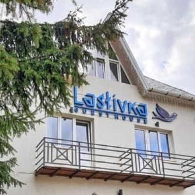 Lastivka Guesthouse