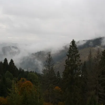 Route: Mykulychyn – Kichera Ridge – Synevyr Pass – Mount Kam'yanka (1496 m) – Mount Ozerna (1578 m) – Lake Synevyr. Total length of the route – 24 km