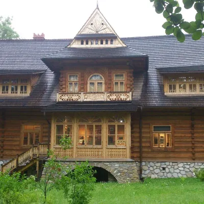 Villa Oksza — 20th-Century Art Gallery — 2
