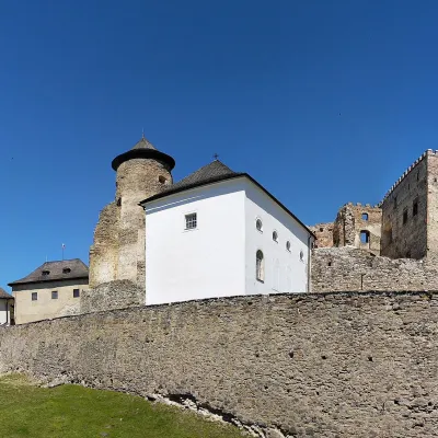 Zamek Lubowelski — 2