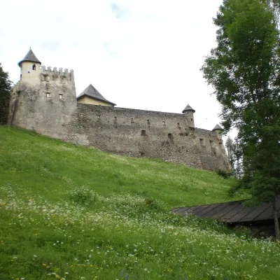 Zamek Lubowelski — 4