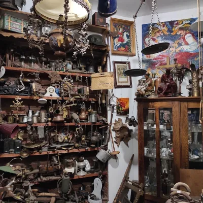Skrynia antique and souvenir shop, Kolomyia — 2