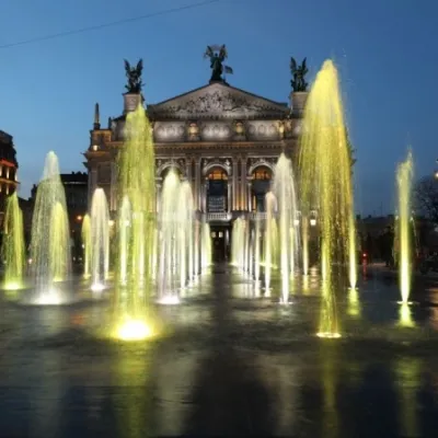 Fountain near the Opera House — 4