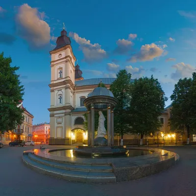 Fontanna z figurą Najświętszej Maryi Panny, Iwano-Frankowsk — 4