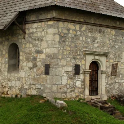Фундамент Успенського собору, Крилос — 5