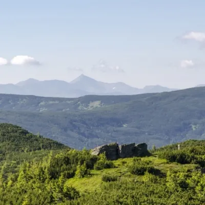 Hnatasya Mountain