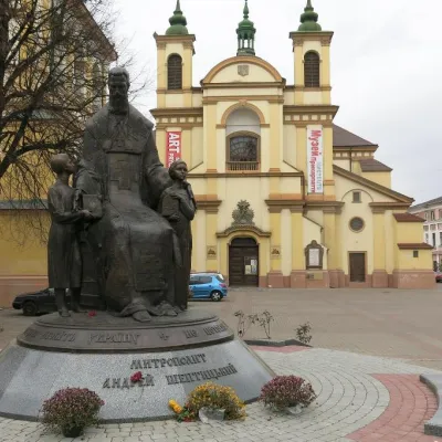 Майдан Шептицького, Івано-Франківськ — 3