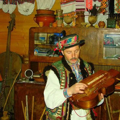 Muzeum życia i sztuki huculskiej "Na trembitach", Werchowyna — 3