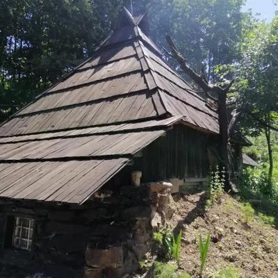 Muzeum zwyczajowych symboli Huculszczyzny (Mykulczyn) — 2