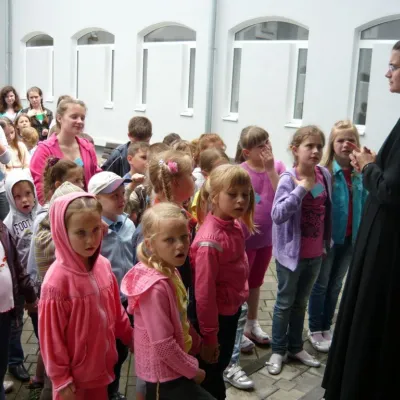 Жіночий монастир Різдва Пресвятої Богородиці сестер Пресвятої Родини, Гошів — 3