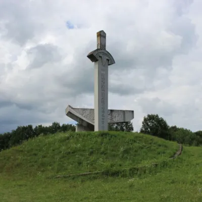 Пам’ятник "Меч і рало", Крилос — 2