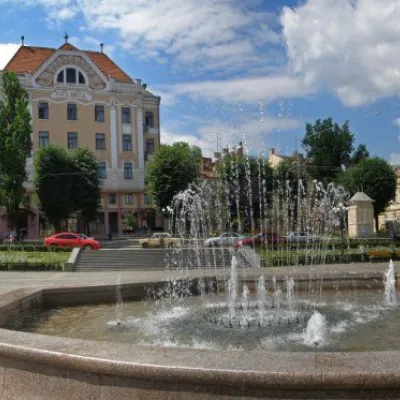 Площа Філармонії в Чернівцях